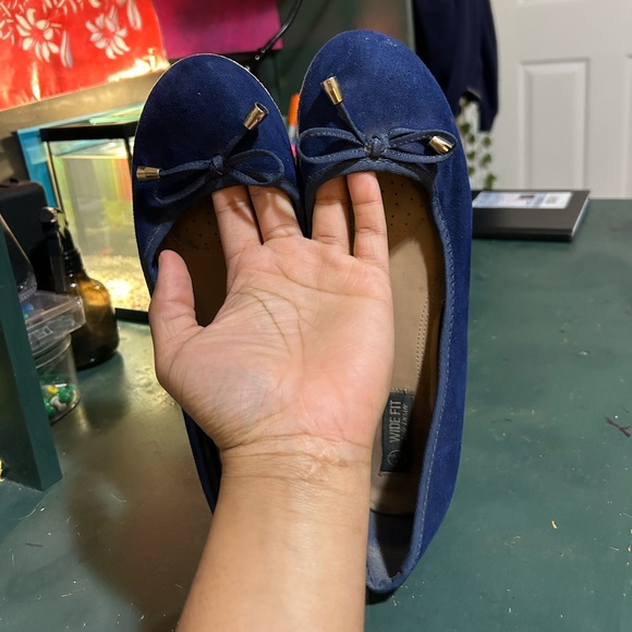 Suede Blue Heeled Pumps - Picture 4 of 8